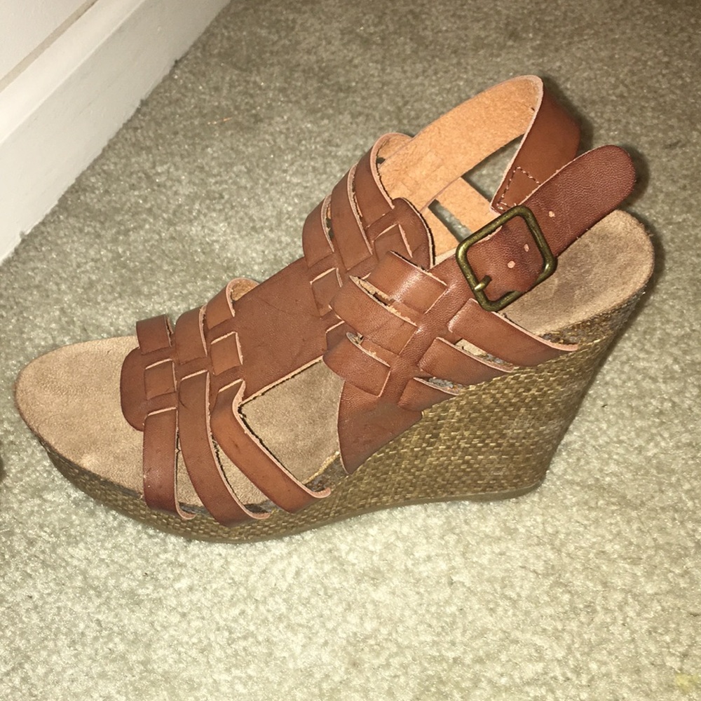 MIA rusty colored wedges!!! (Not Steve Madden)